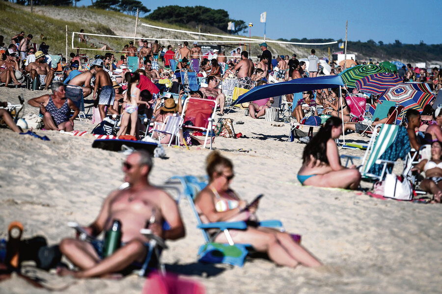 imagen de Mientras hay récords de casos de Covid-19, jóvenes en balnearios se reúnen en playas y casas privadas para sustituir las fiestas