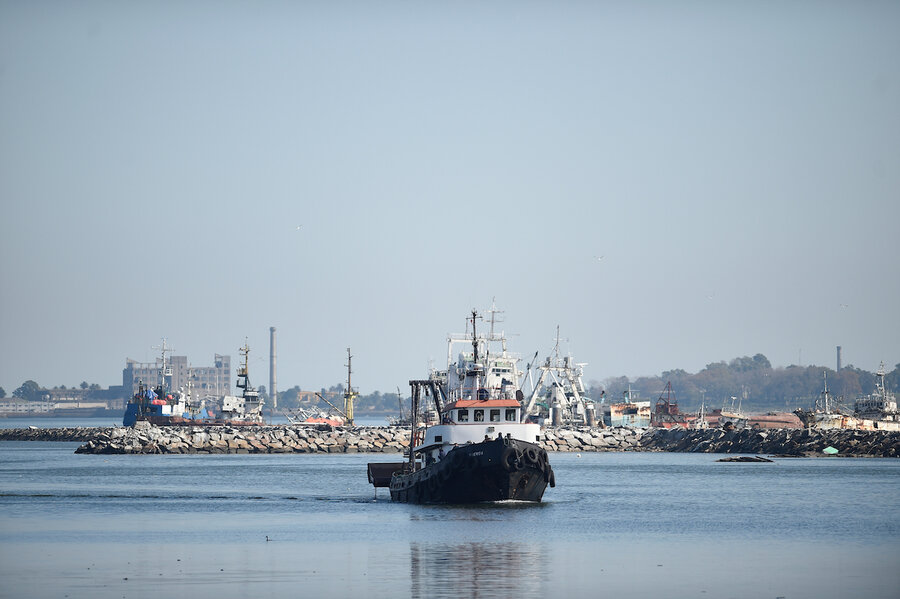 imagen de El gobierno iniciará el dragado del puerto de Montevideo “en etapas”, ante dudas sobre si tiene autorización de Argentina para llegar a 14 metros