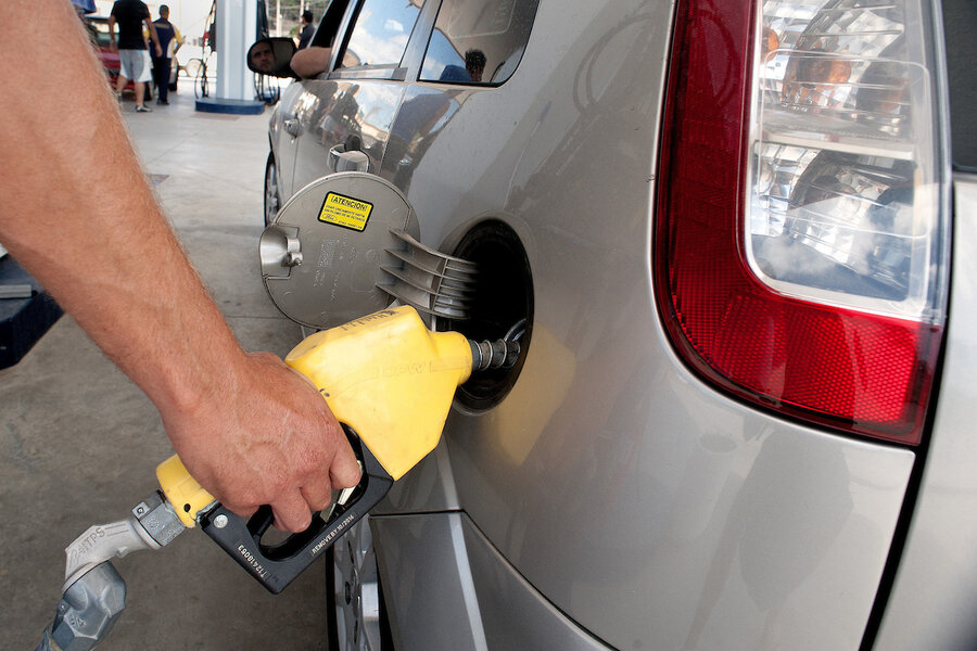 imagen de El gobierno definió aumentar las tarifas de los combustibles