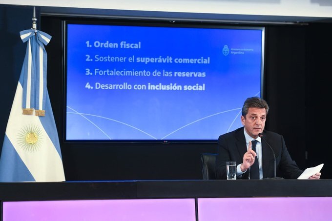 imagen de “No soy super nada”, dice nuevo ministro argentino