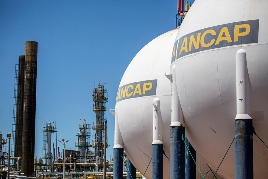 imagen de Ancap se involucra en la gestión del combustible militar a cambio de viajes para sus jerarcas y la protección de activos estratégicos