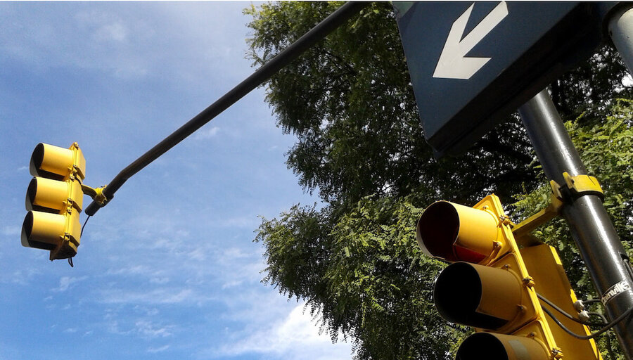 imagen de Intendencia de Montevideo compra dispositivos inteligentes para semáforos, en la fase final del plan para su centro de movilidad