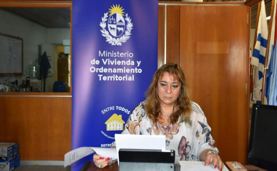 imagen de Ministra Moreira pretende seguir en el cargo hasta que Cabildo Abierto defina su permanencia en la coalición