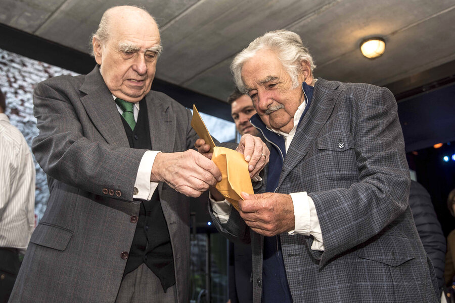 imagen de Sanguinetti y Mujica: una “extraña pareja” en “jubilación activa” con un mensaje antigrieta para el sistema político