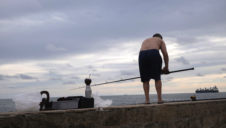 imagen de Katoen Natie acordó medidas para compensar a pescadores de escollera Sarandí por obra del puerto