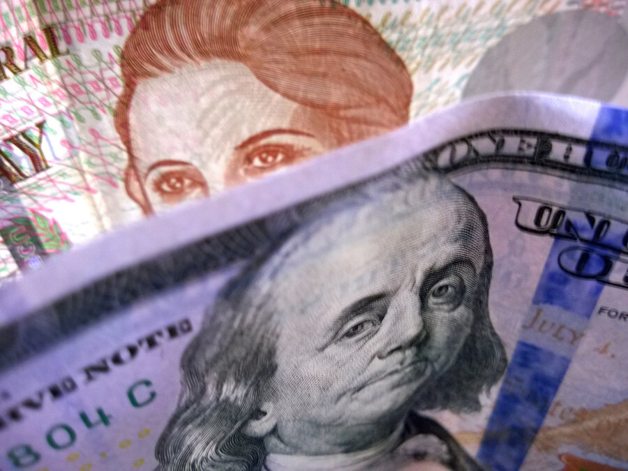 imagen de El dólar mantiene en alerta al gobierno y empresariado