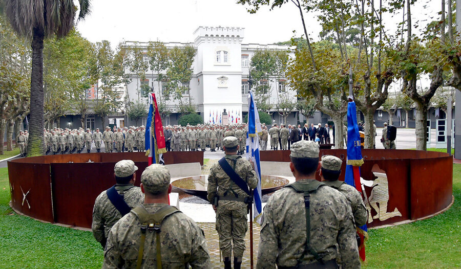imagen de Homenaje del Ejército a los muertos de abril de 1972: “La historia sabrá reconocerlos como héroes”