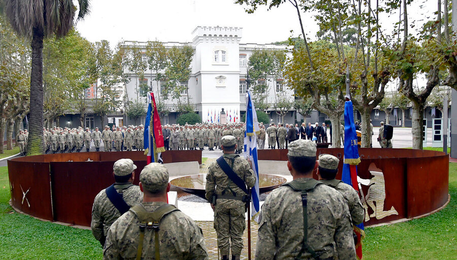 imagen de Homenaje del Ejército a los muertos de abril de 1972: “La historia sabrá reconocerlos como héroes”